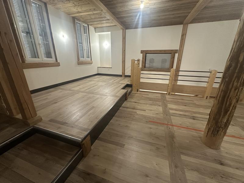 Local d'activités - 164 m²