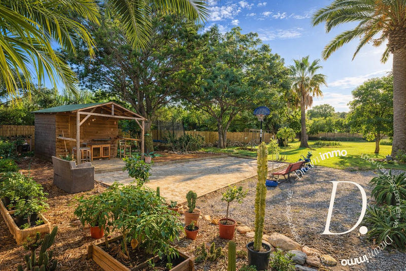 Mas - 405 m² - 17 pièces