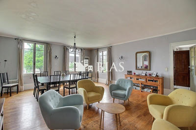 Maison ancienne - 350 m² - 10 pièces