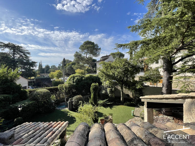 Villa - 239 m² - 7 pièces