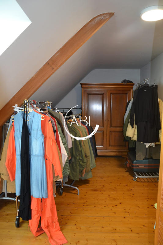 Maison - 206 m² - 7 pièces