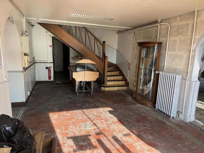 Propriété - 625 m²