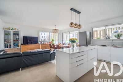 Appartement - 93 m² - 4 pièces