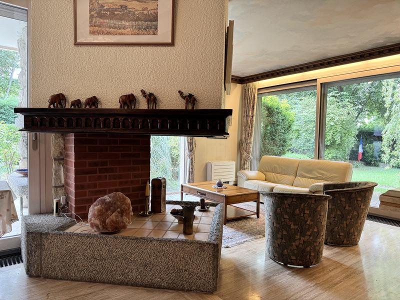 Maison contemporaine - 315 m² - 11 pièces