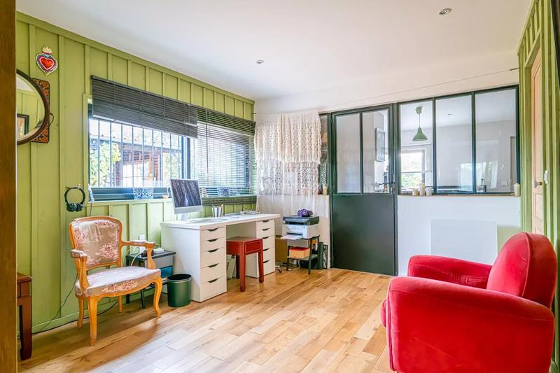 Maison - 214 m² - 10 pièces