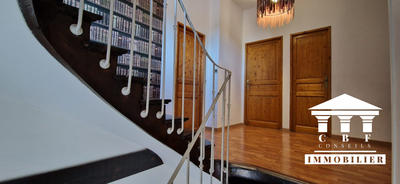 Maison - 220 m² - 10 pièces