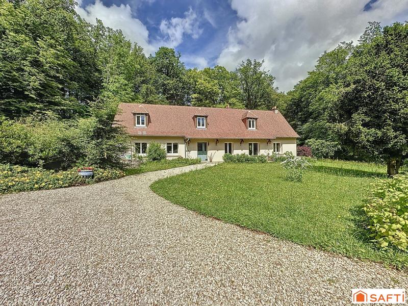 Maison - 210 m² - 7 pièces