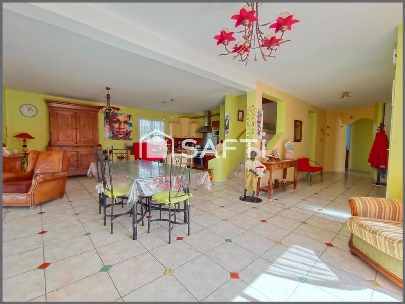 Maison - 211 m² - 9 pièces