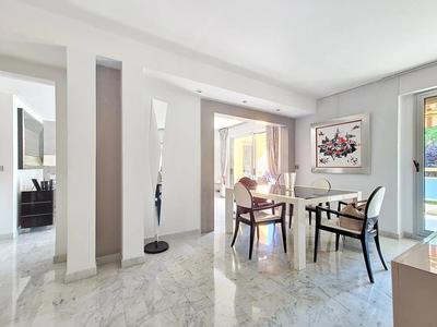 Appartement - 117 m² - 3 pièces