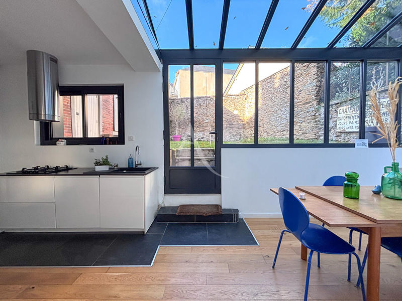 Maison - 122 m² - 5 pièces