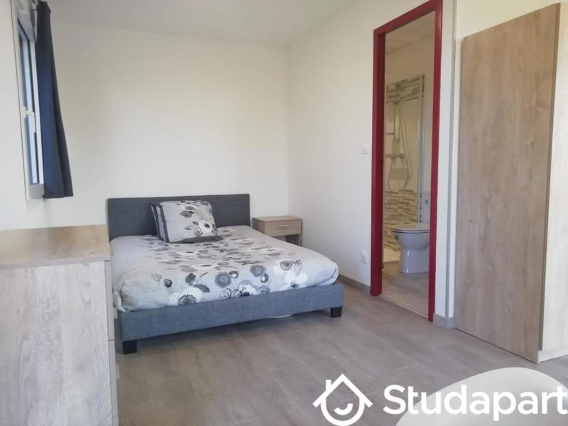 Chambre - 11 m² - 1 pièce