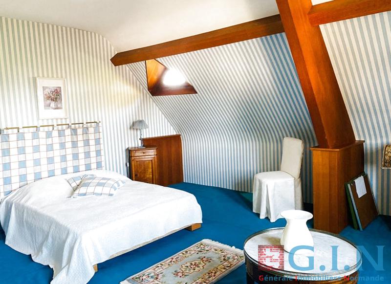 Propriété - 273 m² - 11 pièces