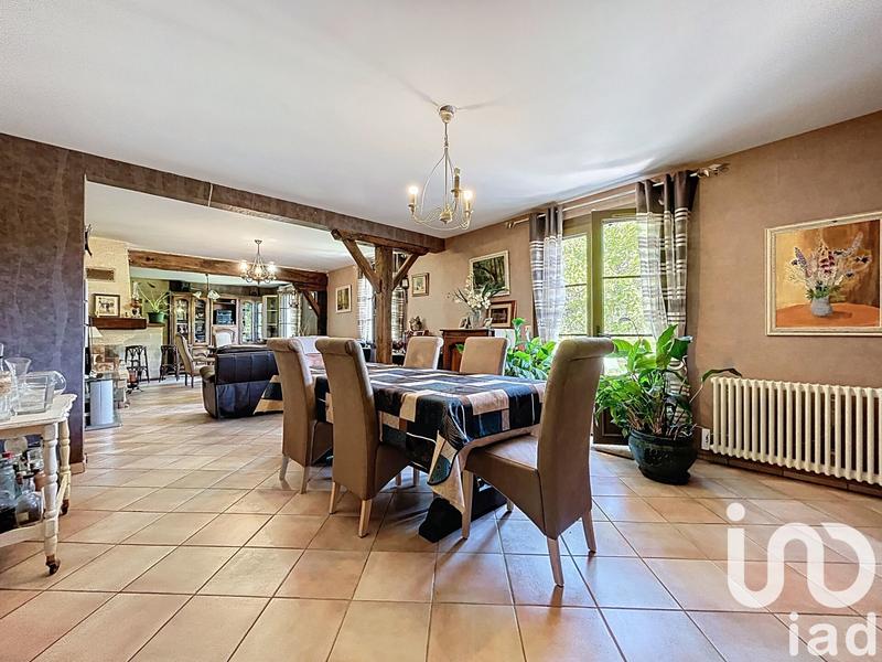 Maison - 280 m² - 8 pièces