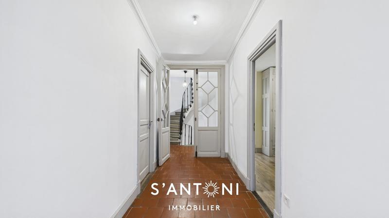 Maison - 270 m² - 7 pièces