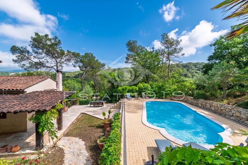 Villa - 235 m² - 7 pièces