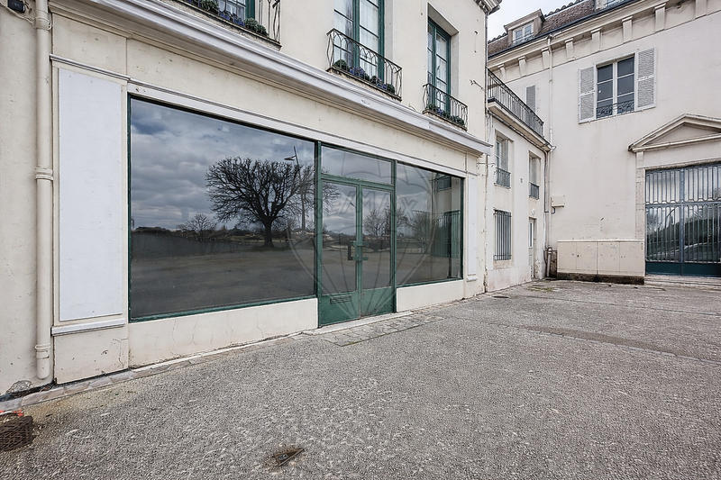 Local commercial - 106 m² - 2 pièces