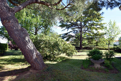 Maison - 290 m² - 9 pièces