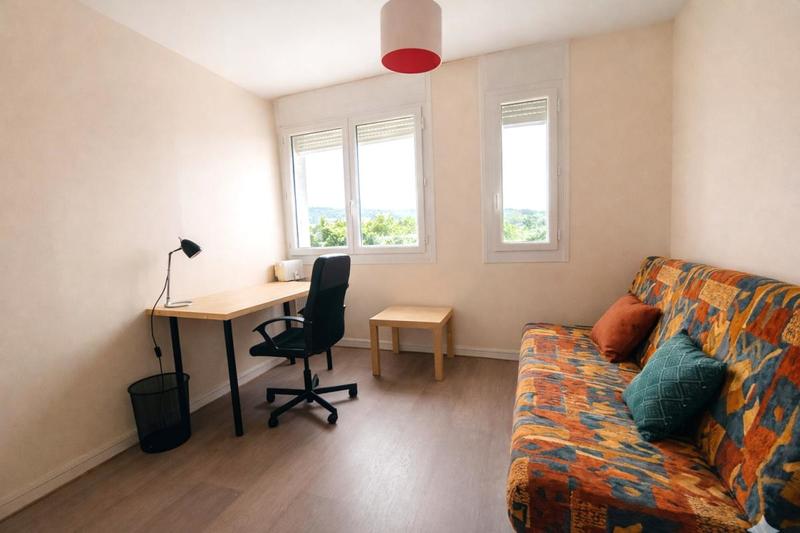 Appartement - 80 m² - 4 pièces