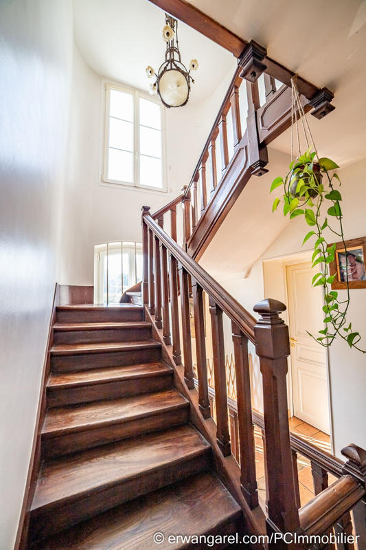 Propriété - 406 m² - 13 pièces