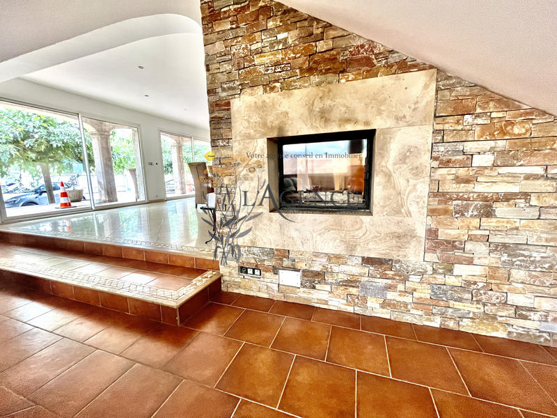 Villa - 315 m² - 15 pièces