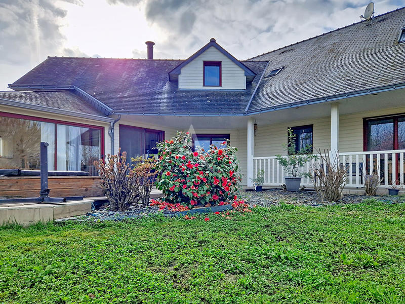 Maison - 215 m² - 7 pièces