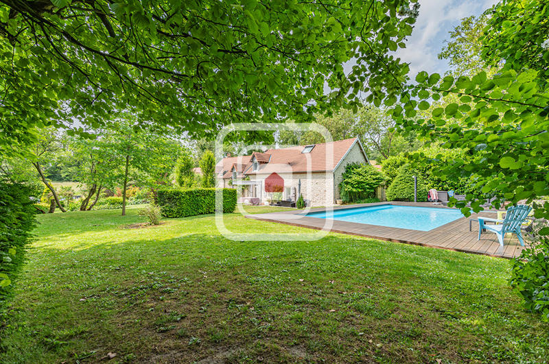 Maison - 350 m² - 8 pièces