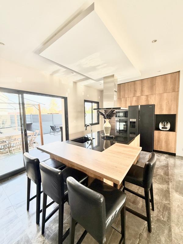 Maison - 193 m² - 7 pièces