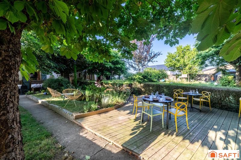 Maison - 270 m² - 8 pièces