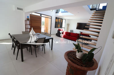 Maison - 220 m² - 7 pièces
