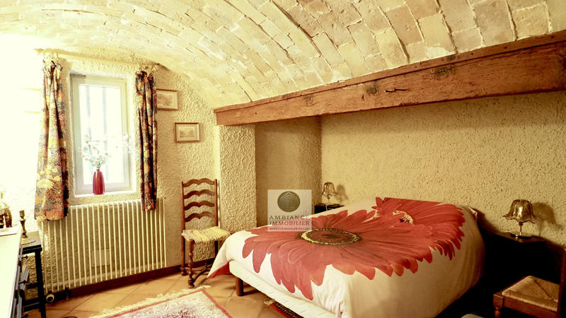 Maison - 451 m² - 11 pièces