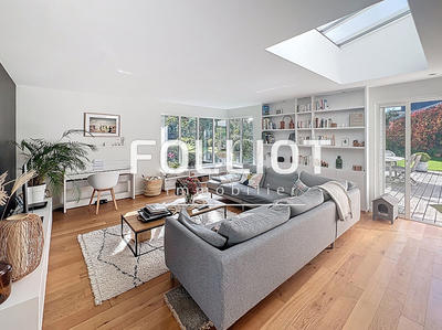 Maison - 198 m² - 10 pièces