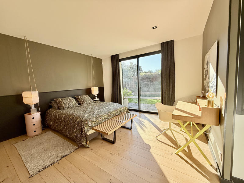 Maison - 240 m² - 6 pièces