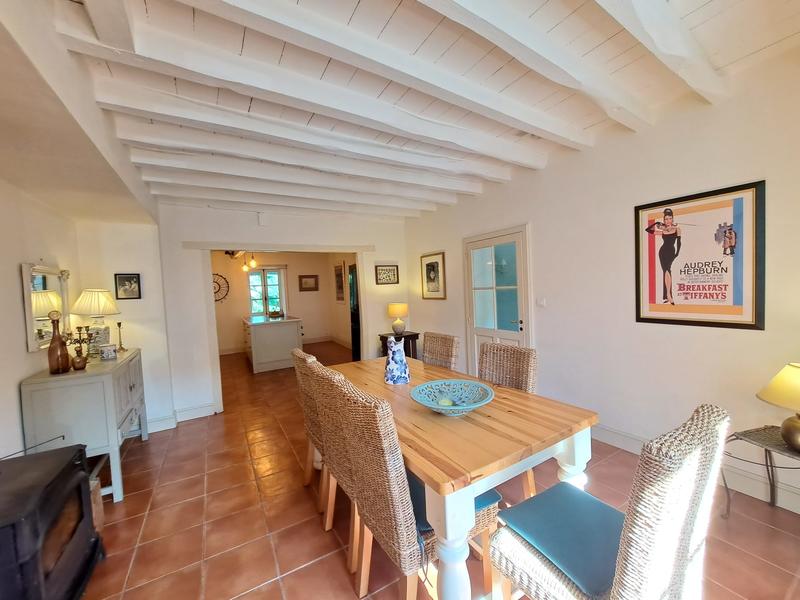 Maison - 220 m² - 6 pièces