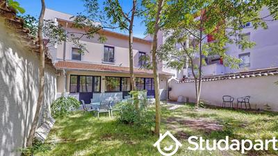 Chambre - 9 m² - 1 pièce