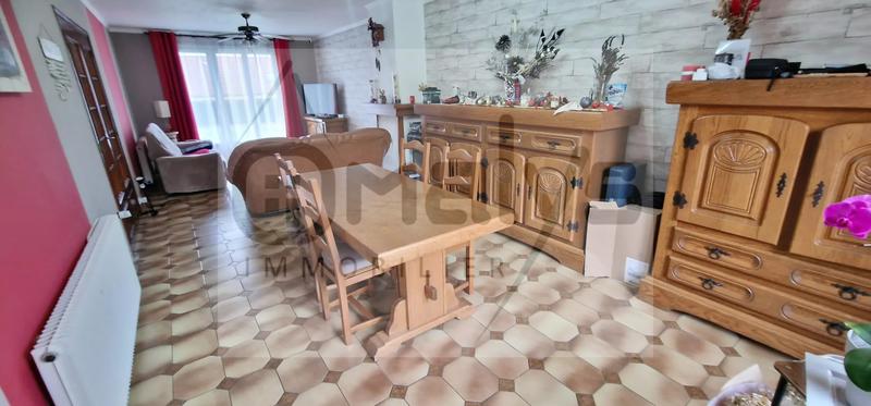 Maison - 90 m² - 5 pièces