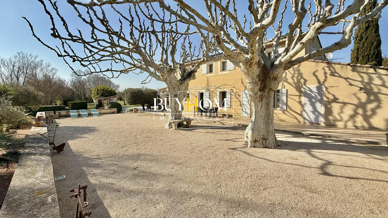 Maison - 215 m² - 7 pièces