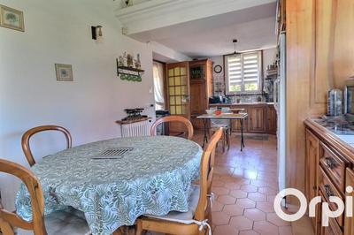 Maison - 238 m² - 7 pièces