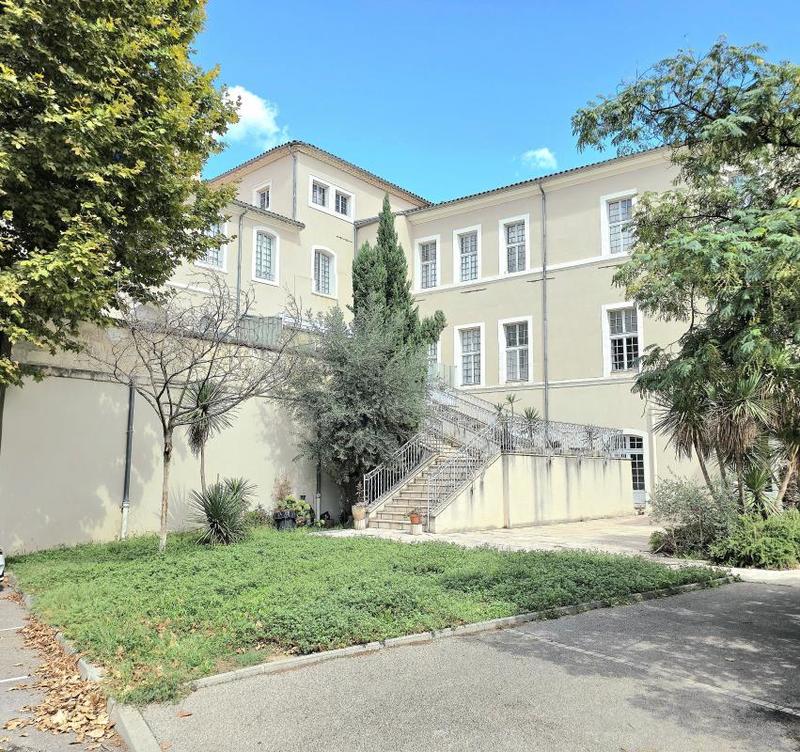 Appartement - 99 m² - 5 pièces