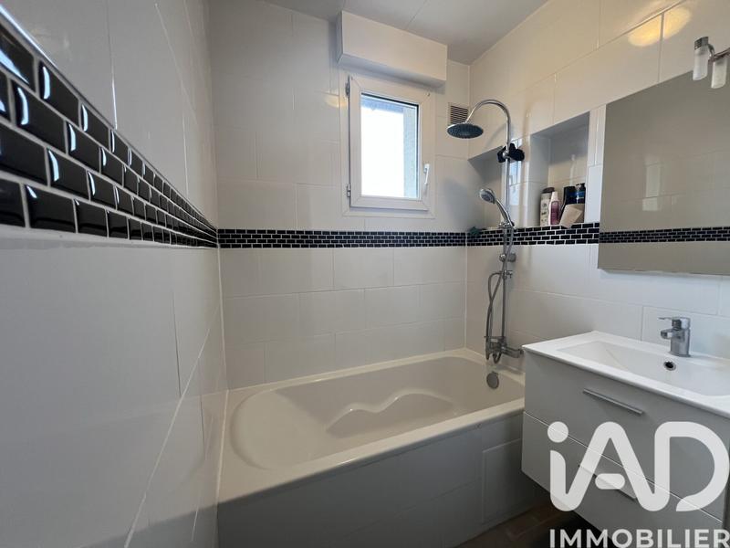 Maison - 180 m² - 8 pièces