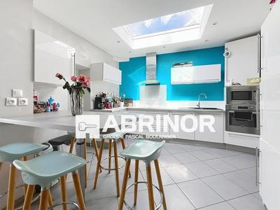 Maison - 109 m² - 5 pièces