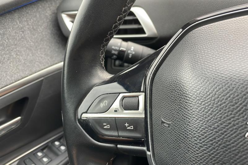 Peugeot 5008 1.2 130 Allure Bvm6