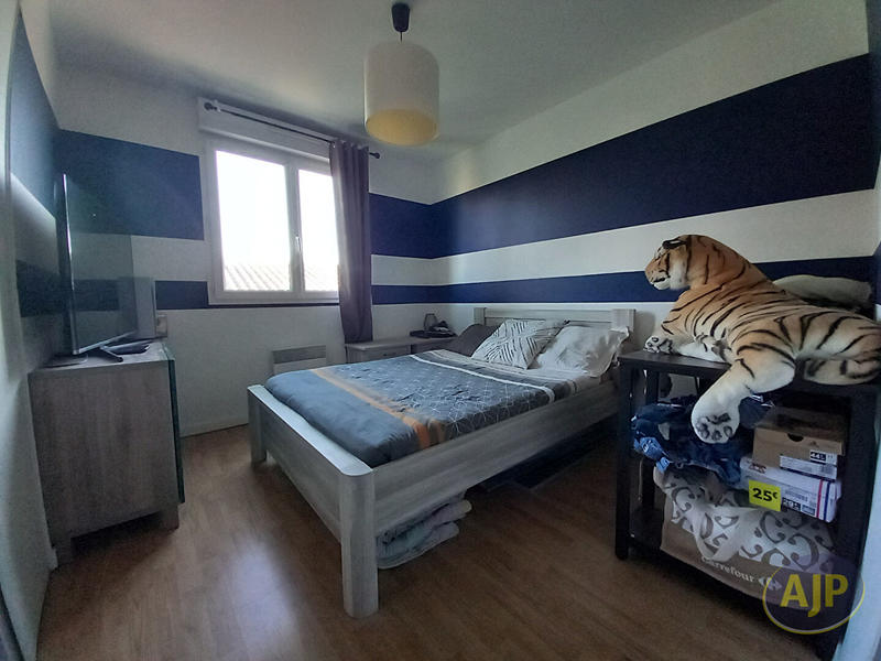 Maison - 94 m² - 5 pièces