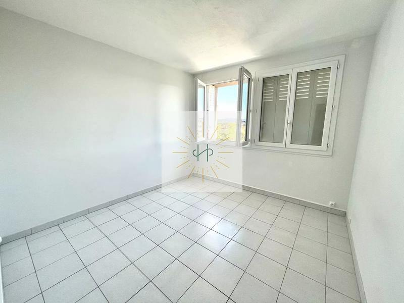 Appartement - 85 m² - 6 pièces