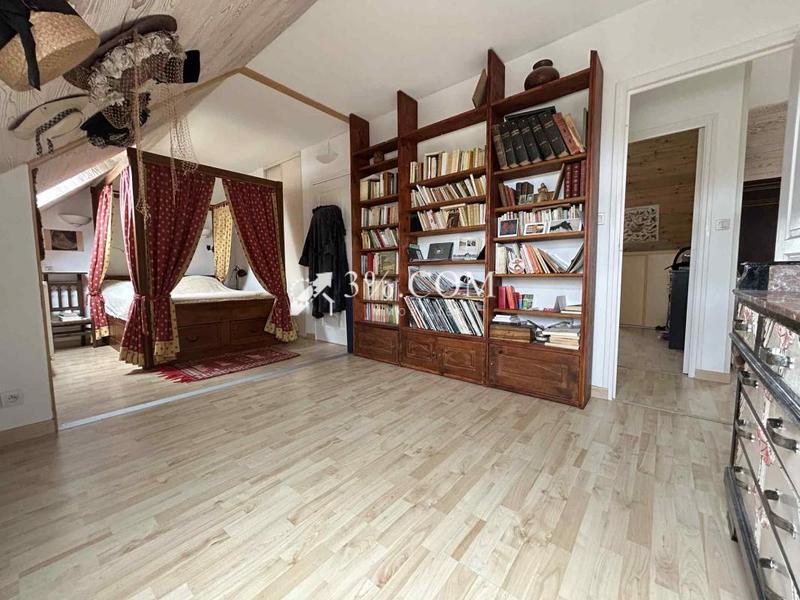 Maison - 136 m² - 6 pièces