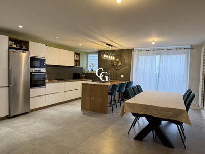 Maison - 145 m² - 6 pièces