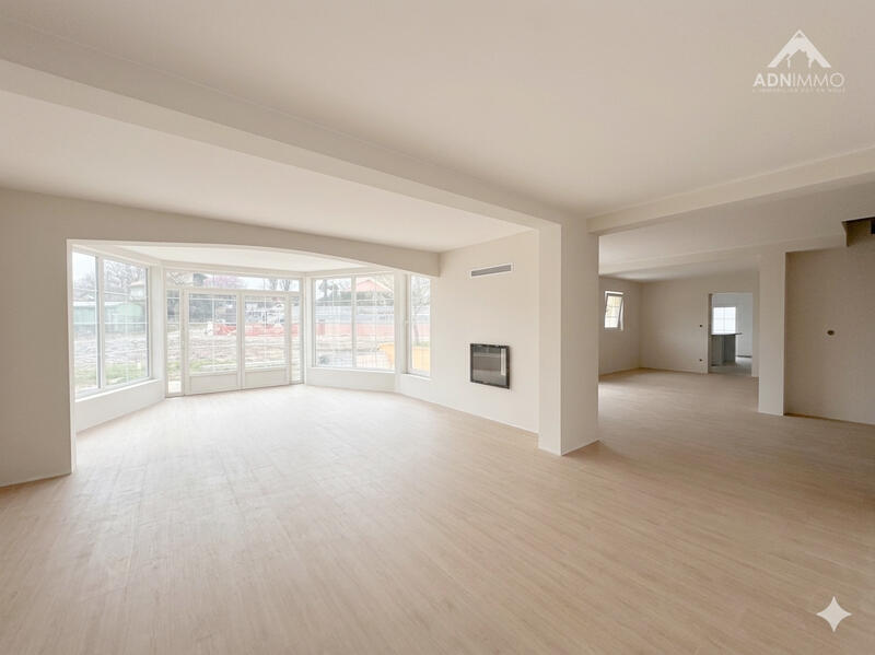 Maison - 205 m² - 8 pièces