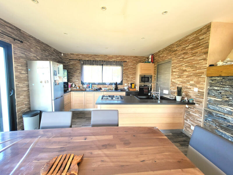 Villa - 100 m² - 4 pièces