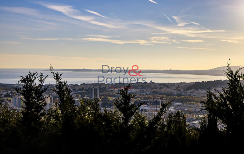 Villa - 305 m² - 7 pièces