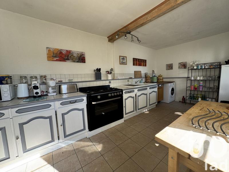 Maison - 650 m² - 25 pièces