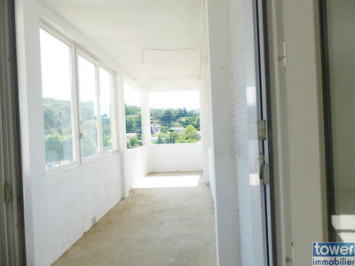 Appartement - 94 m² - 4 pièces